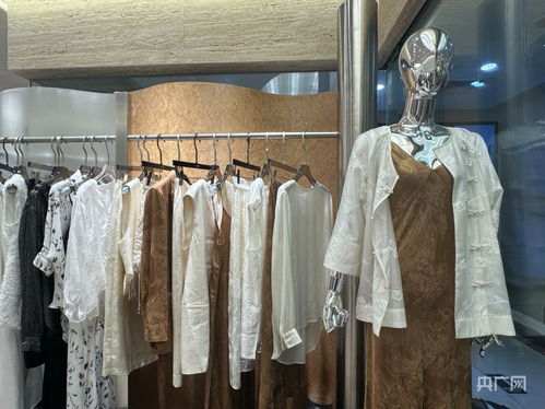 深圳南油原創新中式服裝走俏市場，引領服飾批發新風尚